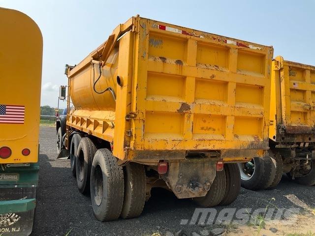 Mack RD686SX Sora- ja kippiautot