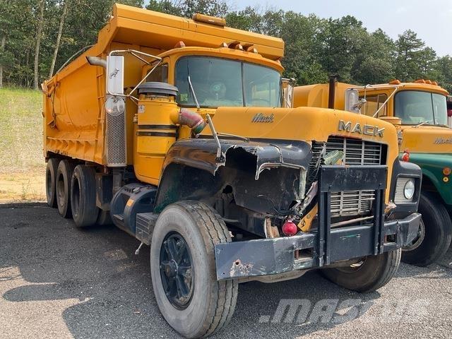 Mack RD686SX Sora- ja kippiautot