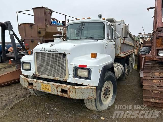 Mack RD688S Sora- ja kippiautot