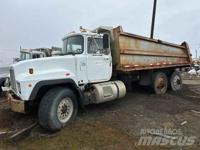 Mack RD688S Sora- ja kippiautot