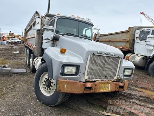 Mack RD688S Sora- ja kippiautot