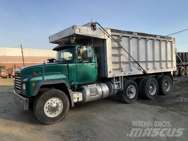 Mack RD688S Sora- ja kippiautot