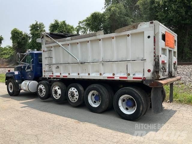Mack RD688S Sora- ja kippiautot
