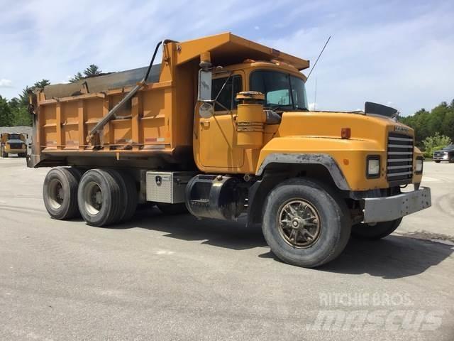 Mack RD688S Sora- ja kippiautot