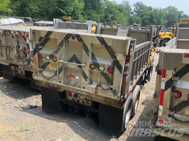 Mack RD688S Hiekan- ja suolanlevittimet