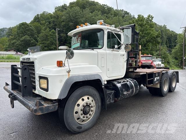 Mack RD688S Lava-kuorma-autot