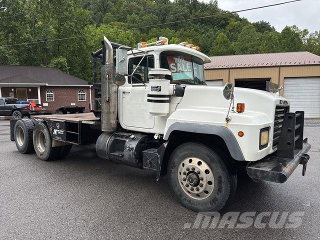 Mack RD688S Lava-kuorma-autot