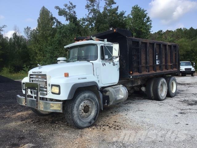 Mack RD688S Sora- ja kippiautot