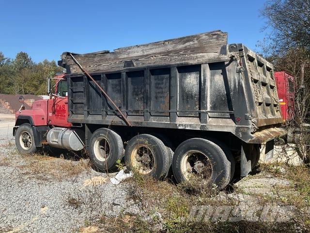 Mack RD688S Sora- ja kippiautot