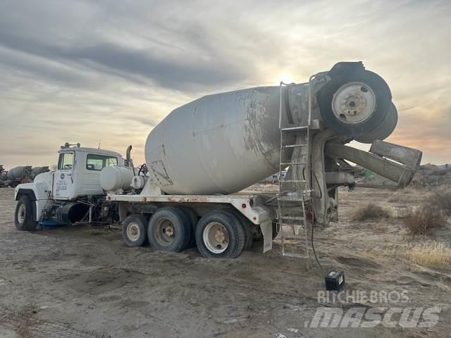 Mack RD690S Muut kuorma-autot