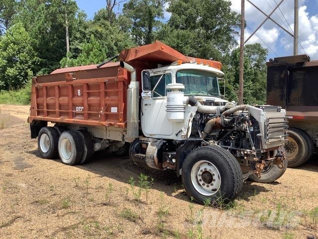 Mack RD690S Sora- ja kippiautot