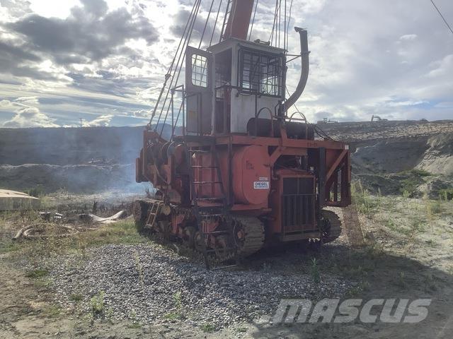 Madill 071 Harvesterinosturit