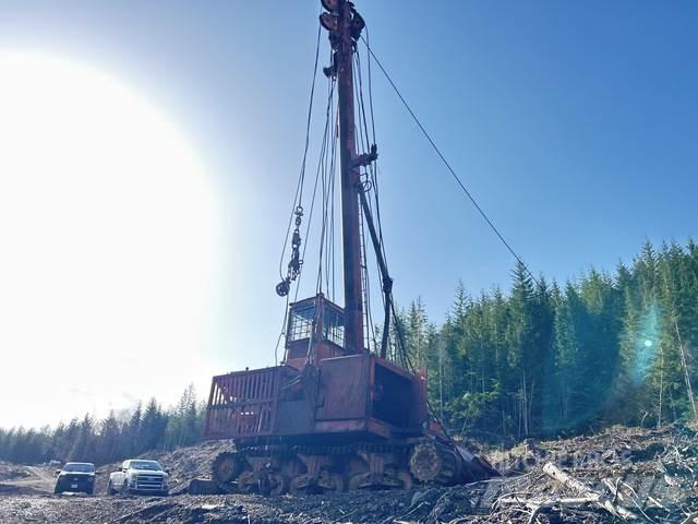 Madill O71 Harvesterinosturit