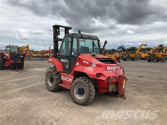 Manitou M26-4 Maastotrukit