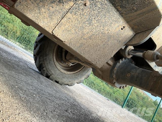 Manitou M26-4 Maastotrukit