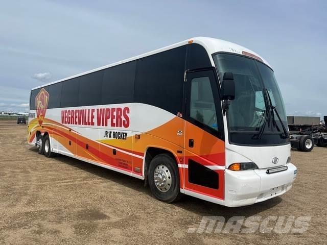 MCI J4500 Minibussit