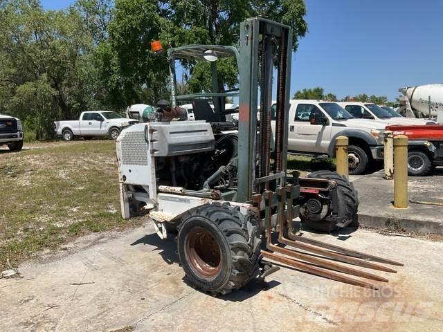 Moffett M5000 Ajoneuvotrukit
