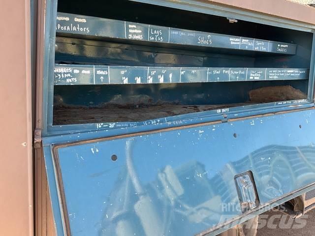 Navistar 4700 Nostolava-autot