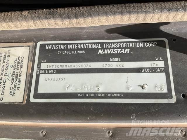 Navistar 4700 Umpikorikuorma-autot