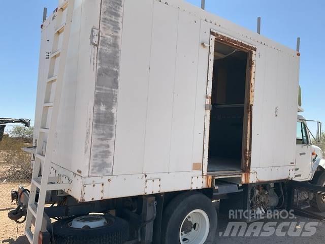 Navistar 4700 Umpikorikuorma-autot