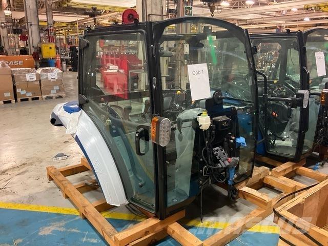 New Holland  Ohjaamot ja sisustat