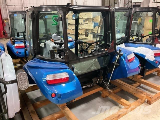 New Holland  Ohjaamot ja sisustat