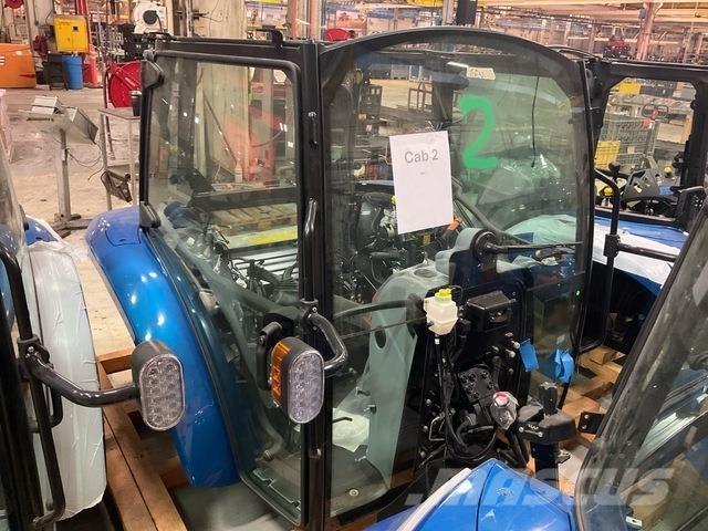New Holland  Ohjaamot ja sisustat