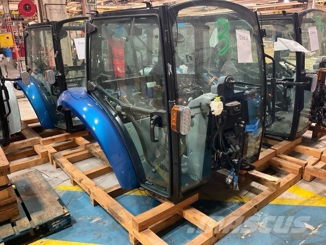 New Holland  Ohjaamot ja sisustat