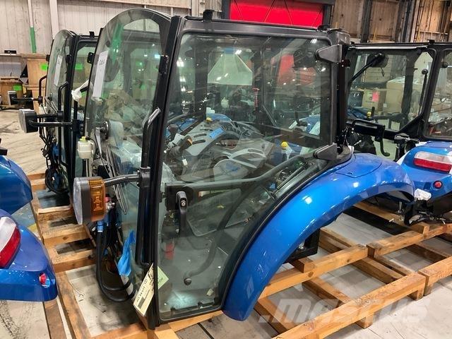 New Holland  Ohjaamot ja sisustat