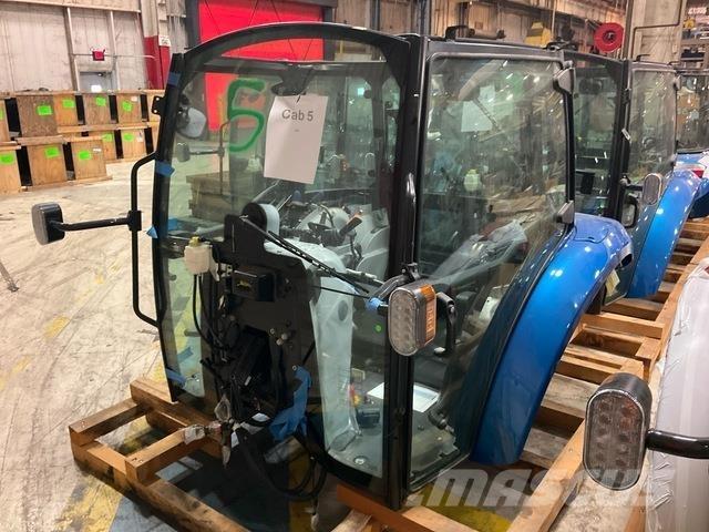 New Holland  Ohjaamot ja sisustat