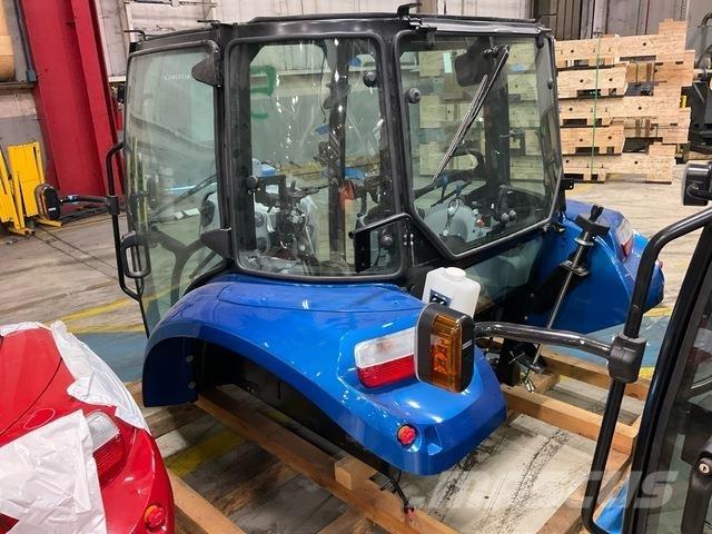 New Holland  Ohjaamot ja sisustat