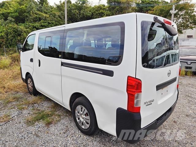 Nissan Caravan Minibussit