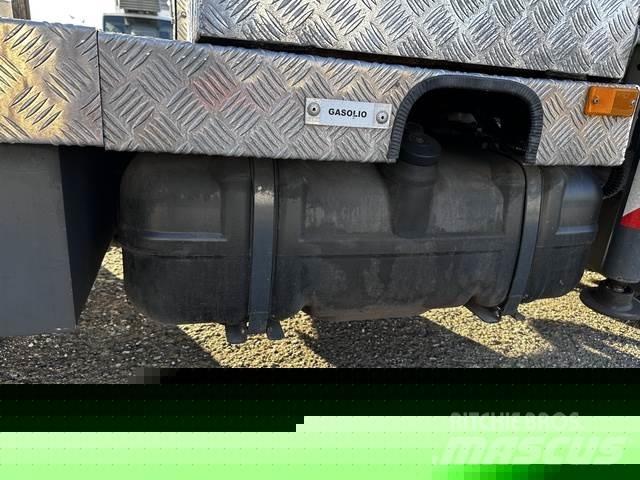 Nissan NT400 Nostolava-autot