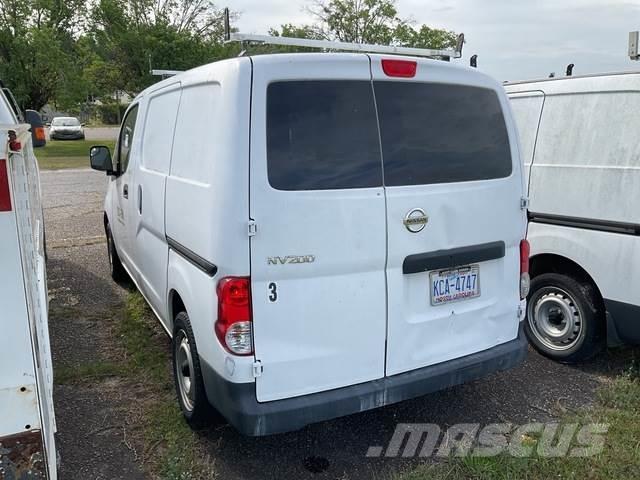 Nissan NV200 Pakettiautot