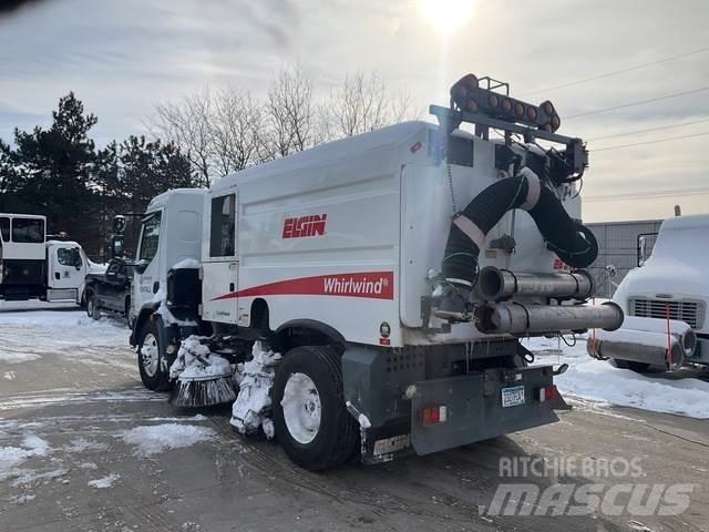 Peterbilt 220 Lakaisuautot