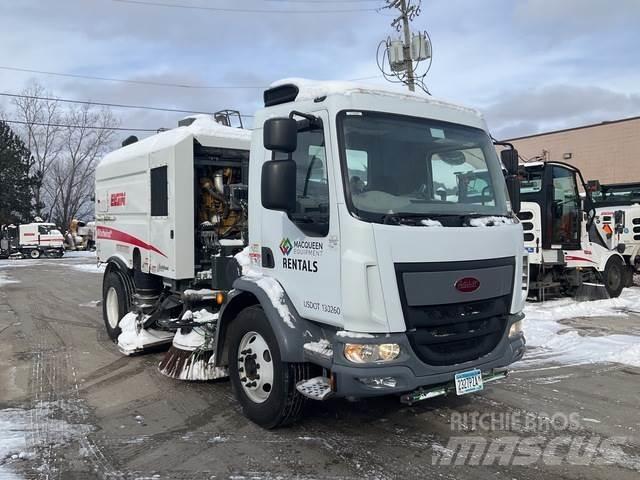 Peterbilt 220 Lakaisuautot