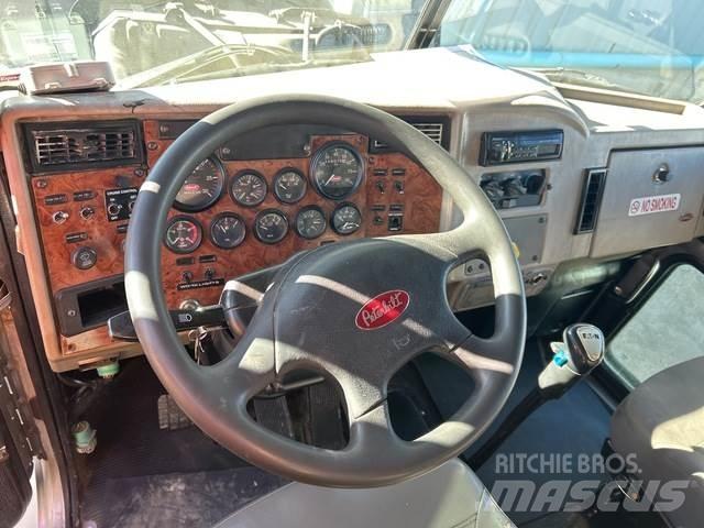 Peterbilt 335 Säiliöautot