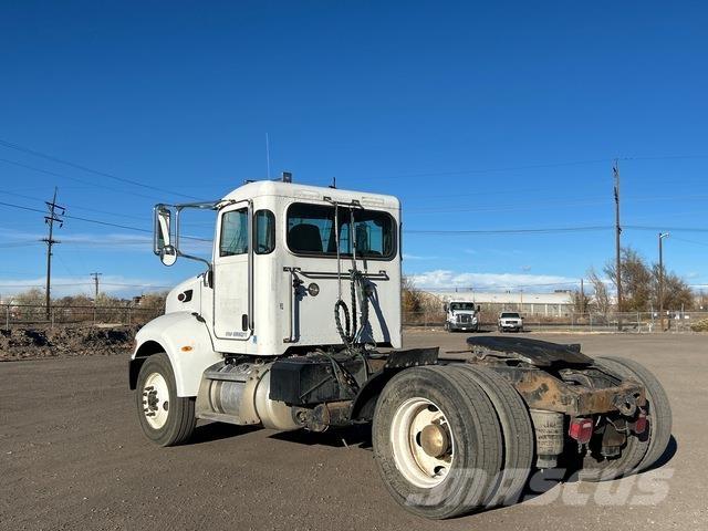 Peterbilt 335 Vetopöytäautot