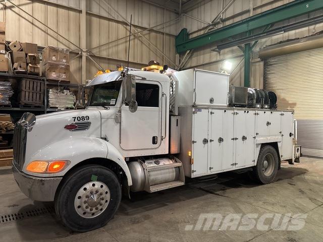 Peterbilt 335 Tienhoitoautot