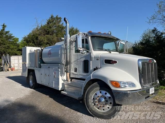 Peterbilt 337 Säiliöautot