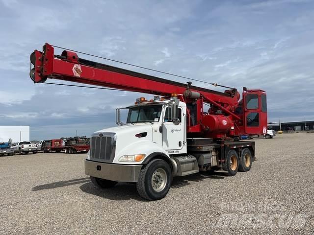 Peterbilt 340 Kuorma-auto porauskalustolla