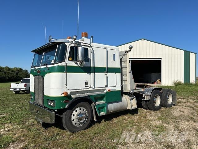Peterbilt 362 Ohjaamot ja sisustat