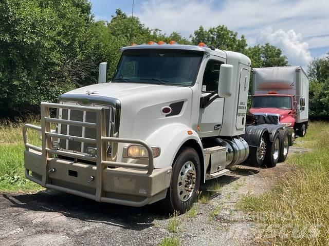 Peterbilt 377 Vetopöytäautot