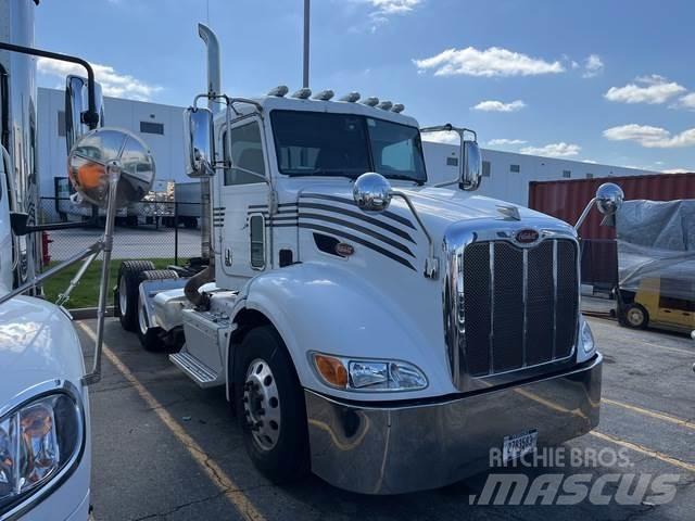 Peterbilt 384 Vetopöytäautot
