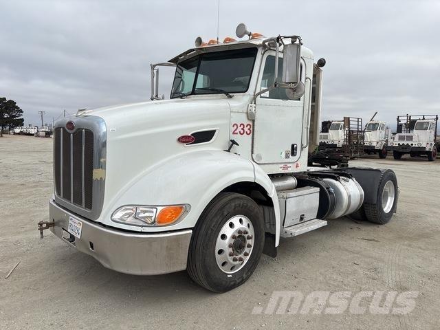Peterbilt 384 Vetopöytäautot