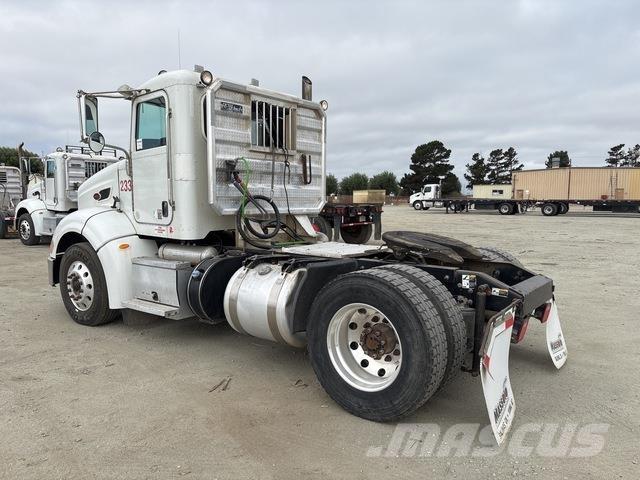 Peterbilt 384 Vetopöytäautot