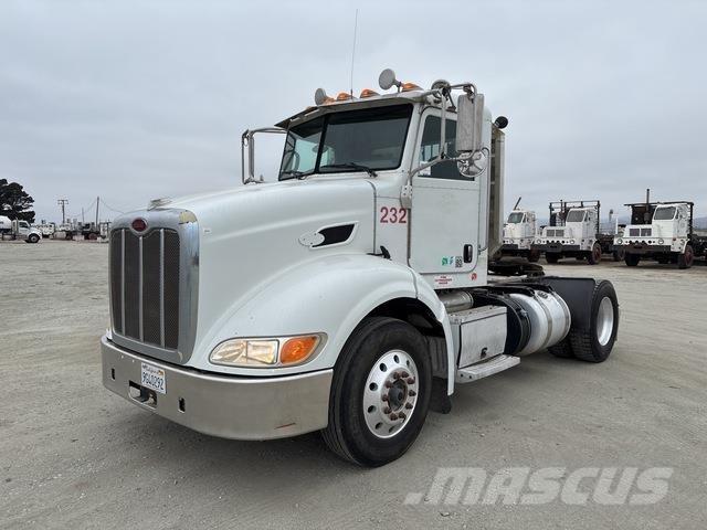 Peterbilt 384 Vetopöytäautot