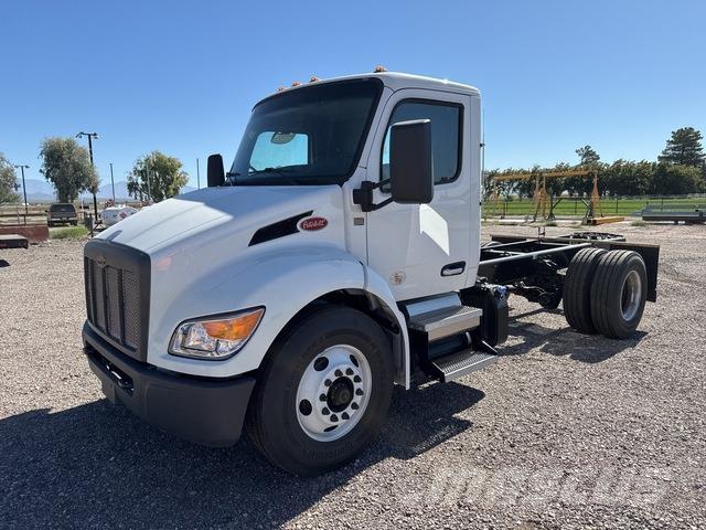 Peterbilt 537 Ohjaamot ja sisustat