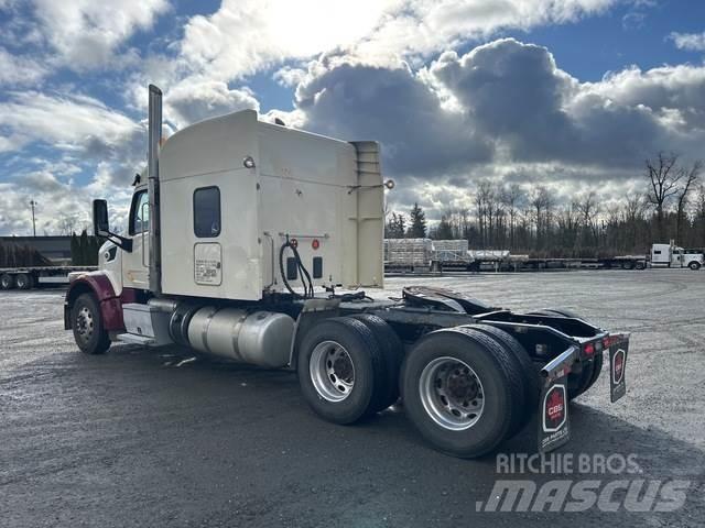 Peterbilt 567 Vetopöytäautot