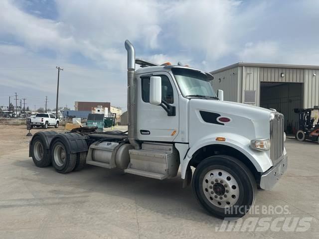 Peterbilt 567 Vetopöytäautot